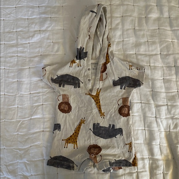 11 piece 12mo. Cute Baby Boy Animal themed Clothes (040) - Picture 4 of 16